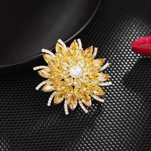 2021 Trend Snowflake Brooches Pins Luxury Jewelry брошь broche Marque Shining Crystal Cubic Zirconia Flower Corsage For Wedding