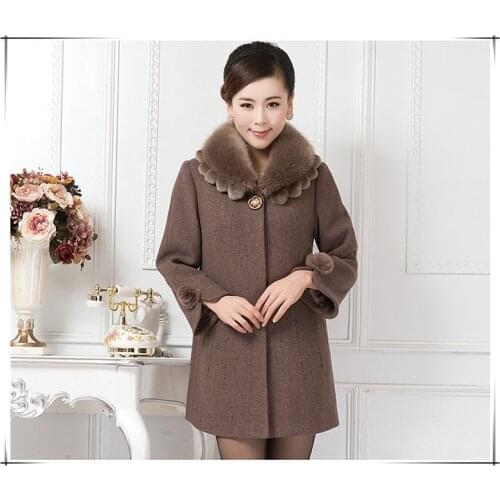 Middle-aged and old big long wool coat women whom cashmere outwears
