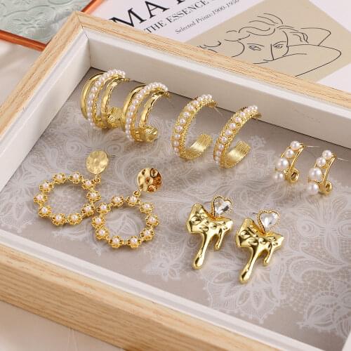 KISS WIFE Golden Metal Pearl Irregular Creative Earrings For Women Unusual Earrings 2021 Trend Fashion Jewelry Party Accessories