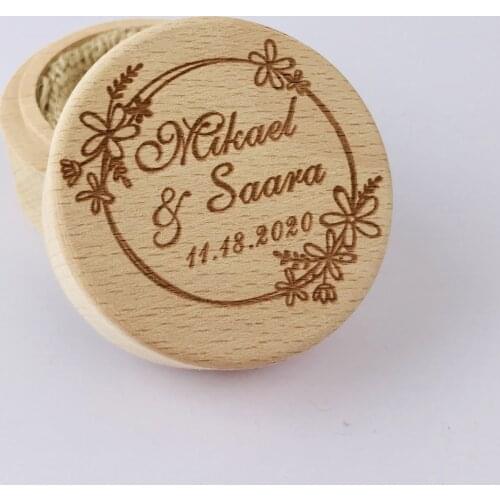 Custom Names and Date Wedding Wooden Ring Box ，Engraved Personalized Round Ring Bearer Box Souvenir Couple Gift