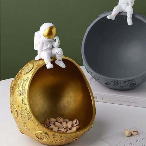 Ordic Creative Astronaut Statue Storage Box Organize Snacks Storage Box Spaceman Design Nut Case Candy Fruit Container Sundries