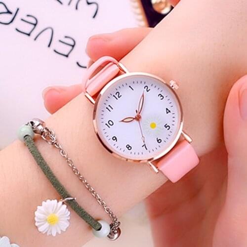 Fashion Ladies Luminous Little Daisy watch ins Simple Casual College Small Fresh Female Watch Women Quartz Clock Reloj mujer