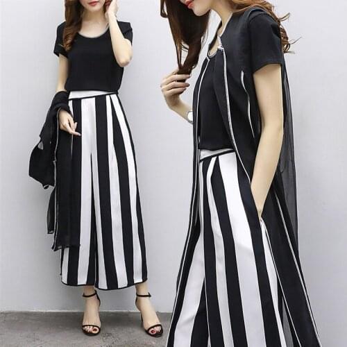 2018 summer big size womens short sleeved T-shirt, striped legged pants fashion suit, casual three piece set of female LQ0115