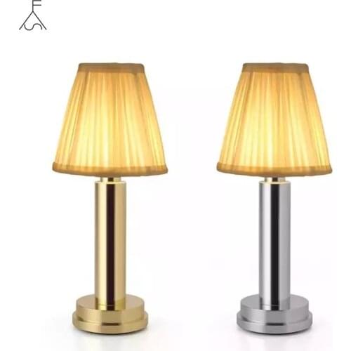 USB Restaurant Atmosphere Table Lamp Nordic Bar Night Lights for Coffee Bedroom Art Decor Lighing Fixtures Modern LED Desk Lamps