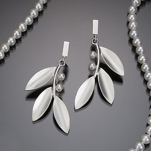 Exquisite Plant Tree Leaves Pearl Earrings Elegant Matte Gray-Silver Color Metal Tiny Beads Drop Earrings for Women
