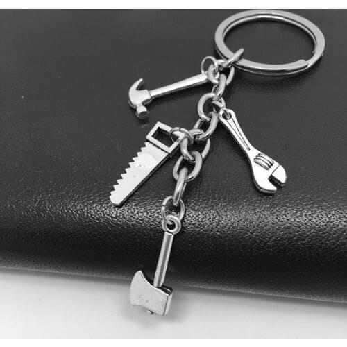 Mini keychain Mens key ring, car bag, key ring, portable combination tool, suitable for sending friends