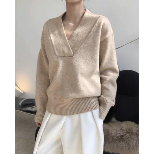 New woman cashmere sweater V-neck loveMODA