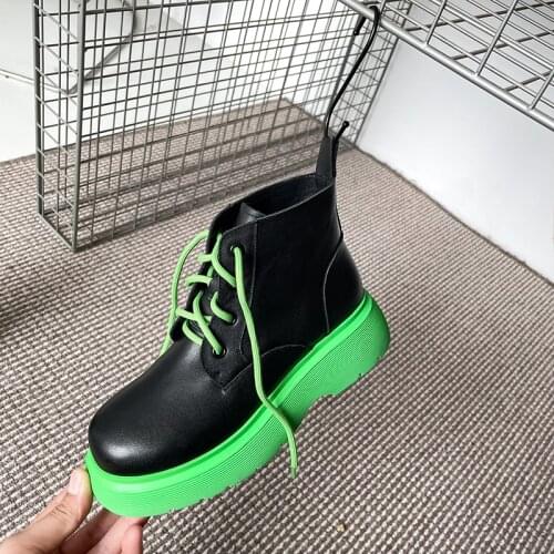 QZYERAI New Free Shipping Half Ankle Short Motorcycle Boots Natrual Leather Women Motorcycle Boots Women Snow Boot Shoes