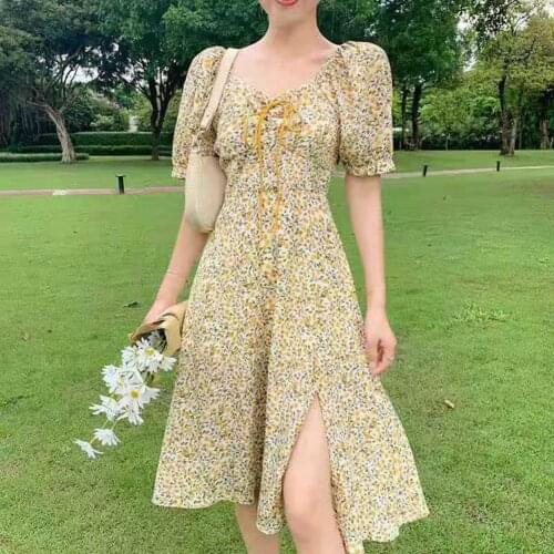 Retro Square Collar Floral Dress for Women Puff Short Sleeve Split Midi Dress Streetwear for Party New Elegant Versatile Design