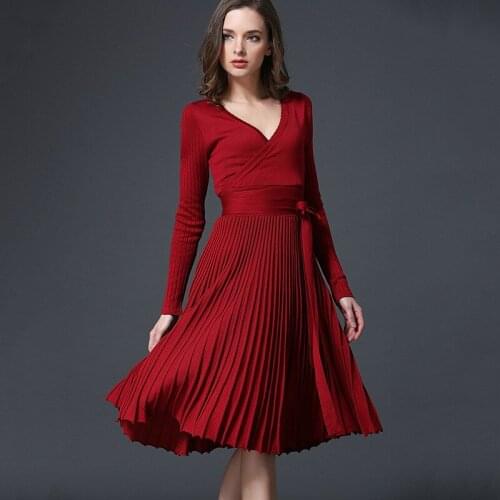 2020 Spring Autumn Fashion Knitted Dress Women Elegant Long Sleeve Sexy Pleated Dress Women Casual V-Neck Ladies Dresses Q1157