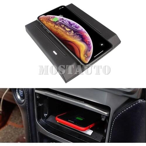 The Phone With QI Wireless Charging For Toyota Land Cruiser Prado FJ150 Wireless Car Charger Phone Charger 2013-2017