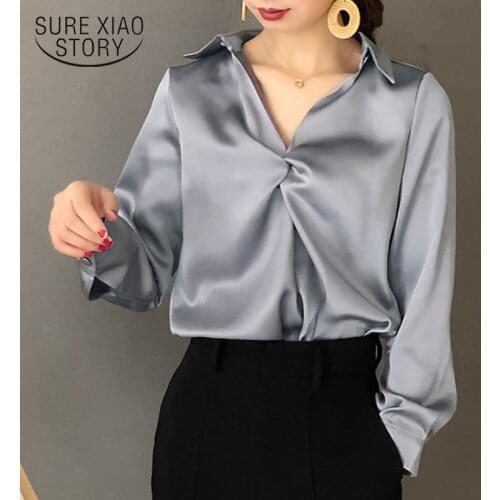V-neck Shirt Women Tops Korean Style Vintage Blouse Women 2021 Spring Elegant Slim Solid Office Lady Clothes All Match New 11025