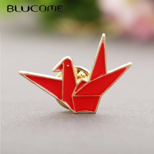Blucome Trendy Origami Crane Brooch Acrylic Pins for Women and Men Scarf Coat Dress Decoration Accessories Go Out Ornaments