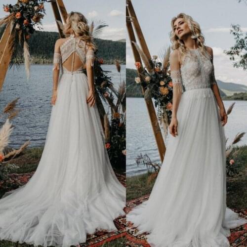 Halter A-Line Beach Wedding Dress Bohemian With Crystal Illusion Back Jeweled Bodice Bridal Gowns Lace Appliqued Bridal Dresses