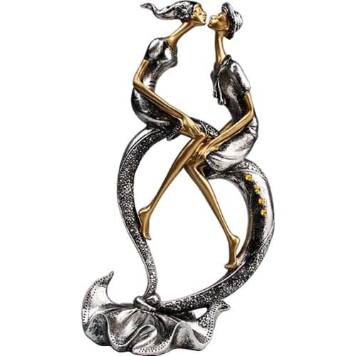 Elegant Kissing Couple on Heart Figurine Sculpture Resin Craft Statue Shelf
