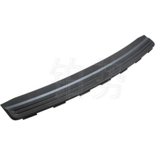 Car Rear bumper insert 2006-2014lan dro verf ree lan der2 Rear bumper upper trim Rear bumper upper guard protection trim