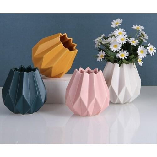 Nordic Ceramic Origami Vase For Home Decoration Living Room Decor Simple Creative Table Porcelain Flower Arrangement