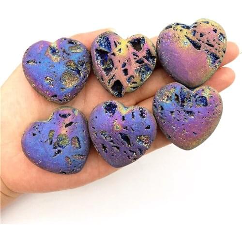 Beautiful 1PC Raw Natural Sphalerite Cluster Heart Shaped Electroplated Titanium Colourful Aura Carved Stone Quartz Crystals