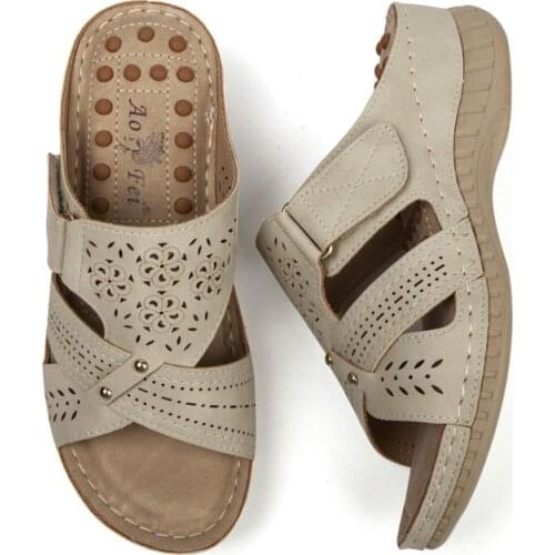 High Quality European Summer Womens Sandals Platform Massage Slippers Chunky Casual Shoes PU Leather Flowers House Slippers