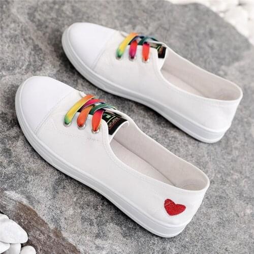 Canvas Shoes Women Vulcanized Shoes Fashion Heart-shaped Flat Sneakers Ladies Lace-up Casual Shoes Breathable Walking Flat Shoes