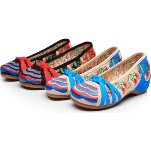 Womens Summer Canvas Walking Shoes Casual Chinese Embroidered Handmade Sneaker Shoes Ladies Designer Slides Female Dance Shoes