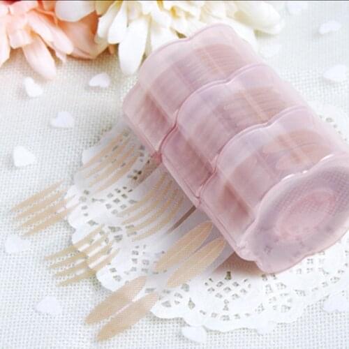 600 Pcs Invisible Eyelid Sticker Lift Eye Magic Strips Plum Blossom Shape Reel Self Adhesive Lace Fiber Eyelid Tape Makeup Tools