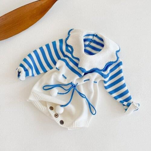 The spring and autumn period and the female baby baby stripe knitting wool conjoined handbags fart ah climb clothes