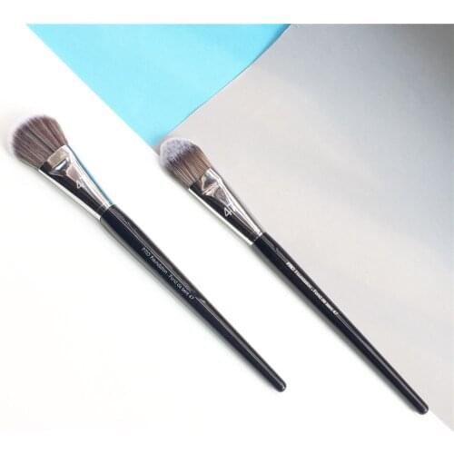 Bdbeauty PRO Foundation Brush #47 - Classic Paddle / Angled Cream Liquid Foundation Highlight Brush - Beauty Makeup Blender Tool