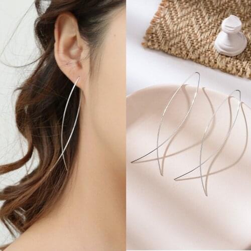 Fashion Dainty Fish Hoop Earrings Simple Elegant Metal Style Earrings for Women Girls Jewelry