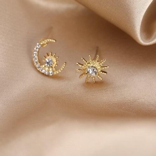 New Fashion Earrings Accessories Korea Star Moon Asymmetric Small Earrings Fashion Women Earrings Wholesale Aretes De Mujer