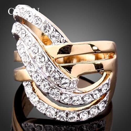 Chran New Arrival Fashion Gold Color Sparkling Crystal Rings for Women Hollow Design Engagement Rings Jewelry Ladies Gifts