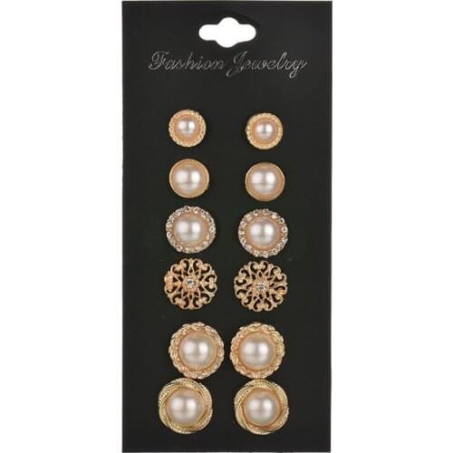 Retro Gold Color Exquisite Pearl Crystal Stud Earrings for Women Fashion Personality Hollow Flower Statement Earrings Jewelry