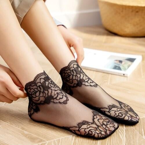 Summer Sexy Mesh Silk Sock Female Lace Embroidered Breathable Socks Polyester Non-slip Women Girl Ultrathin Short Sock