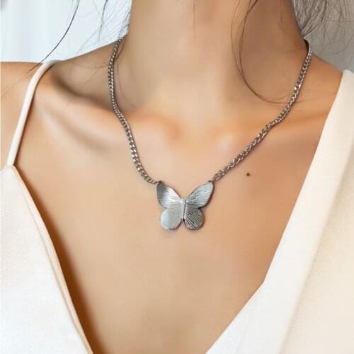 Women Necklace Jewelry Chains MInimalist Butterfly Choker Pendant Accessories Punk Party Womens Neck Chain Goth Woman Necklaces