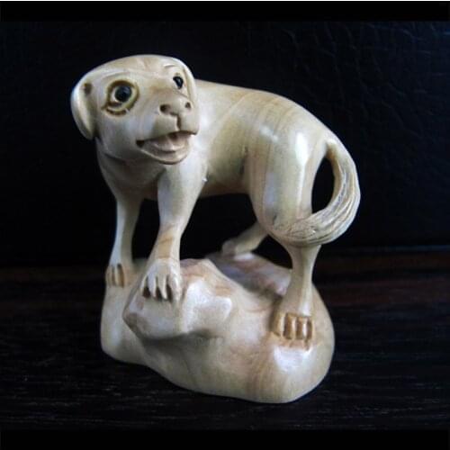 Y3681 - 2" Hand Carved Boxwood Netsuke Figurine Carving: Lovely Dog