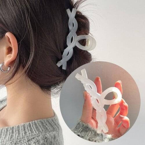 Korean Ins Style Matte Gripping Claw Clip for Women Fashion Jelly Color Back Headwear Twist Girl Hairpin Hair Accessories