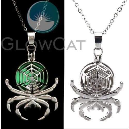 Magnet Spider Luminous Necklaces Silver Color Chain Necklace Glowing in Dark Pendant Necklaces Collares Maxi Choker GG130