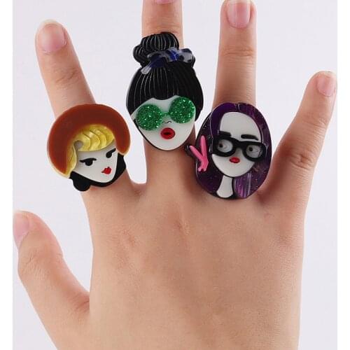 New Trendy Creative Design Cute Sweet Girls Figure Acrylic Rings For Women Lovely Resin Rings Finger Jewelry Fashion Party Gifts