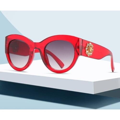 Fashionable cat eye sunglasses with diamond personality frames ladies sun glasses AS064