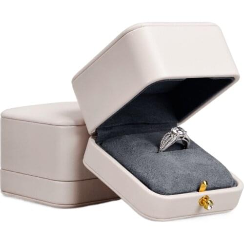Oirlv New Gorgeous Leather Ring Gift Box Single Ring Bearer Case White Jewelry Display Holder Storage Box Pendant Organizer