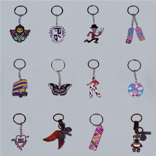 Interesting London Bus Key Buckle Retro Angel Wing Pendants Key Chain Given Friends And Fans Gifts