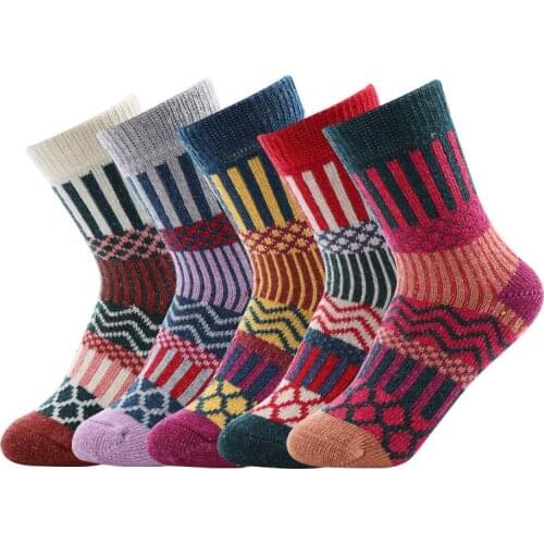 5 Pairs Women Winter Warm Wool Socks Cotton Happy Socks With Print Vintage Fashion Thick Snow Socks Wool Christmas Crew Sock