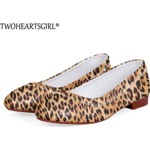 Women Leopard Flat Shoes European Style Loafers Round Toe Casual Shoes Ladies Slip-on Boat Shoes Brown Elegant Party Shoes