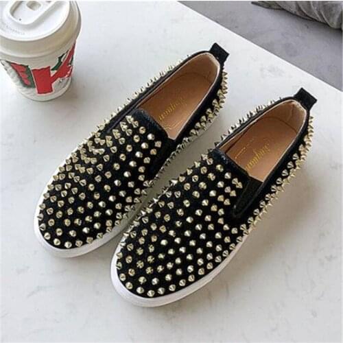 Large size rivet womens shoes 2021 new couple casual shoes womens fashion sports women bottom platform sneakers loafers running