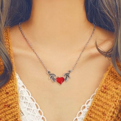 Gothic Demon Wing Heart-shaped Pendant Necklace Female Punk Clavicle Chain Accessories Fashion Party Jewelry Gifts