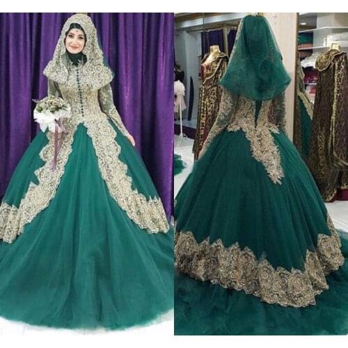 2020 Muslim Hunter Ball Gown Wedding Dresses with Golden Lace Appliques Long Sleeves with Hijab Plus Size Bridal Wedding Gowns