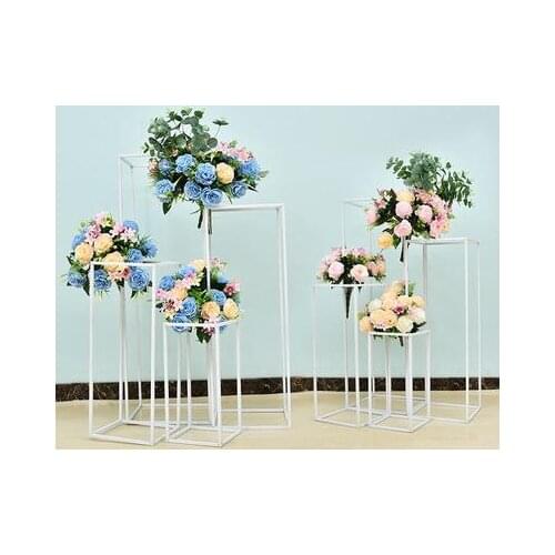 2021New Wrought Iron Geometry Road Guide Flower Stand Wedding Bouquet Shelf Props Table Centerpieces Artificial Flower Ball Deco
