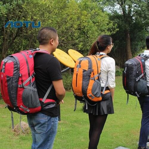40L Outdoor Backpack Camping Climbing Bag Waterproof Mountain Hiking Backpack Climbing Rucksack Travel Bag Computer Backpack