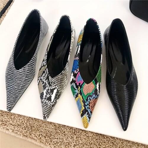 Pointed Toe 2021 Brand Design Snake Pattern Flat Shoes Women Ballet Shoe Fashion Elegant Slip On Female Ballerina Casual Loafers