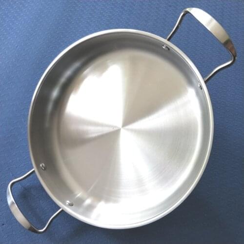 28cm European double handle frying pan. Multi-purpose pan with magnetic thickening flat. Induction cooker of steel handle